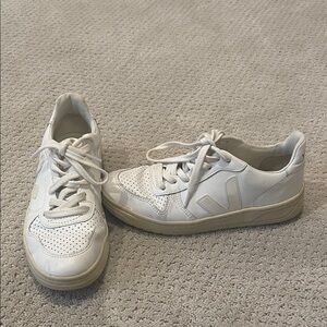 Veja Women's White and Cream Sneakers